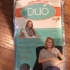Leachco Duo Nursing Infinity Scarf